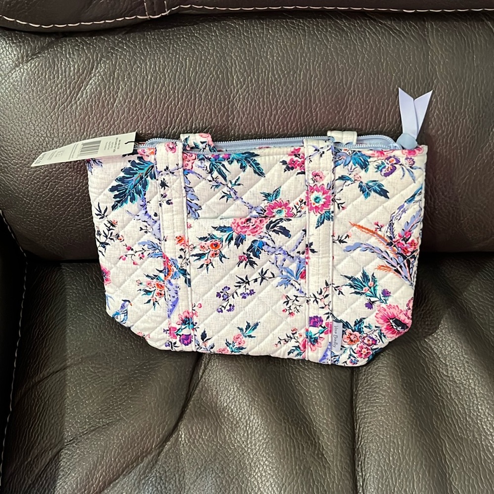 Vera Bradley mini vera tote in magnifique floral indigo